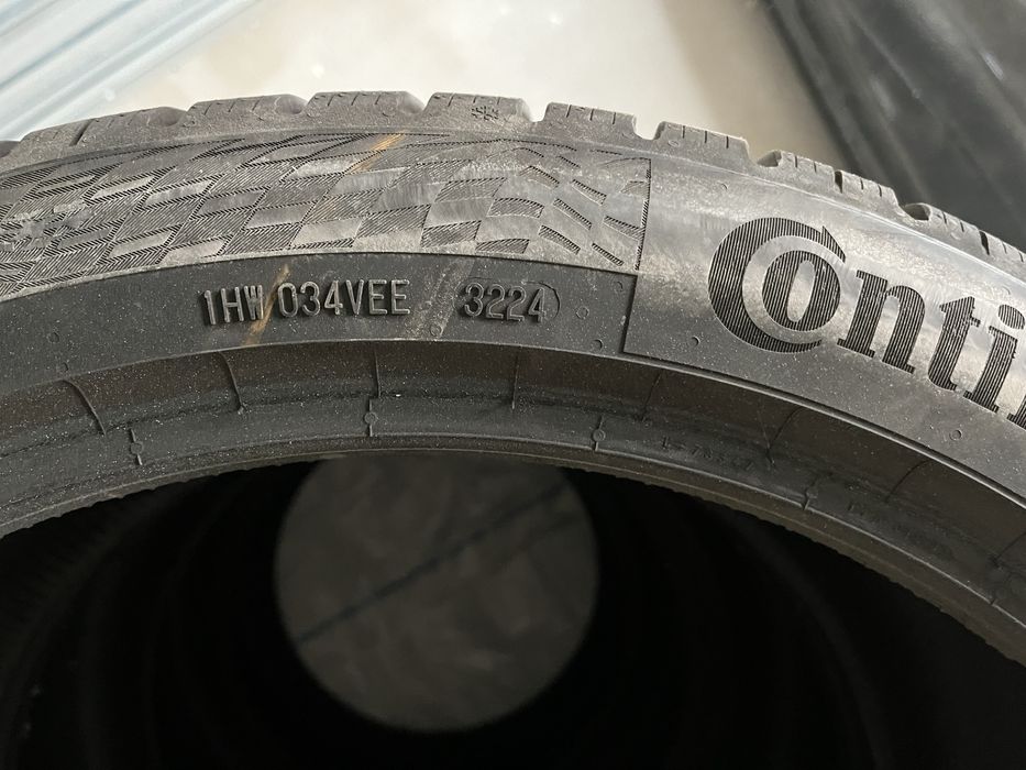 Cauciucuri de iarna Continental Winter Contact 8S 295/35 R21 ( V - XL)