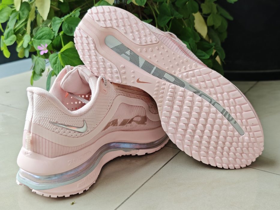 Nike Pegasus Premium