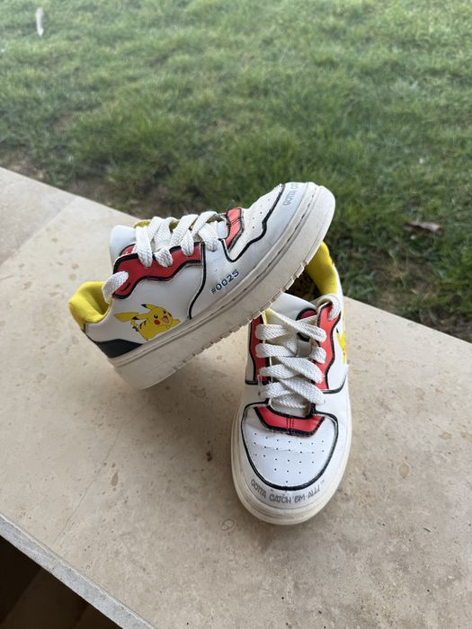 Adidasi pokemon baiat