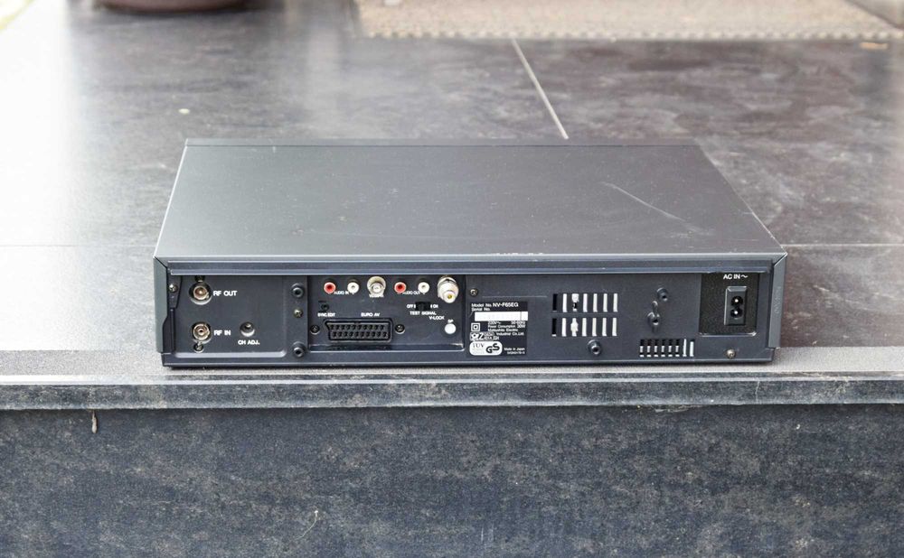 Video recorder VHS Panasonic NV-F65 stereo Hi-Fi cu defect