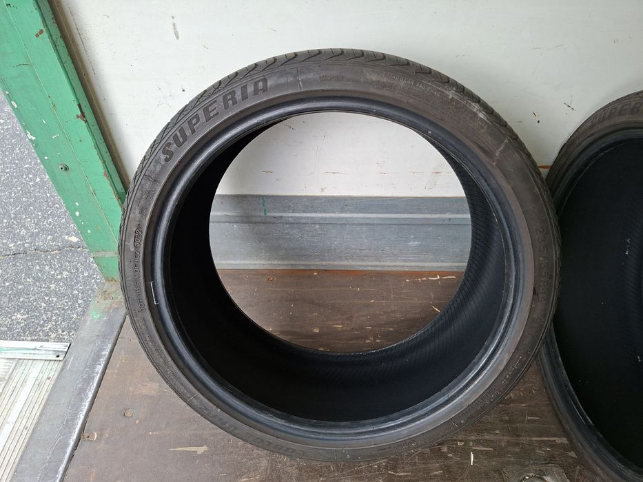 2 броя 235 35 19