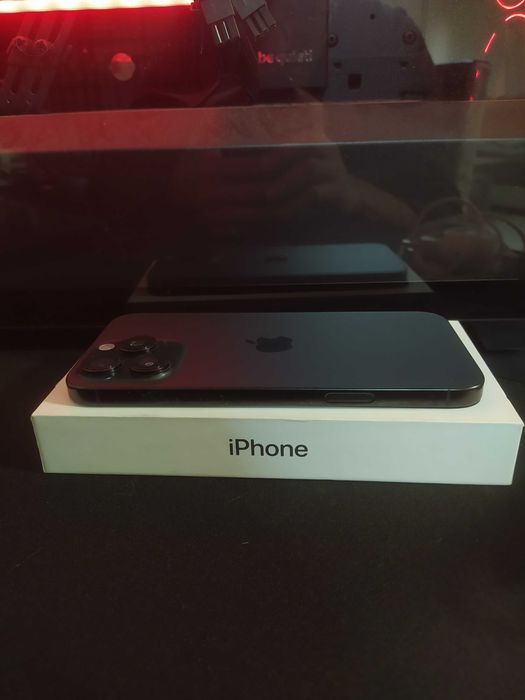 iPhone 16 Pro Max 256GB • Перфектен • Гаранция до 2027 • Пълен комплект