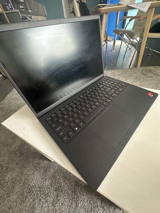 Dell inspirion 3535 120 hz Ryzen 7 7520U