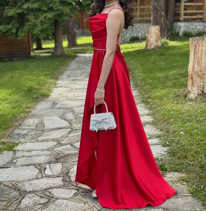 Официална червена рокля