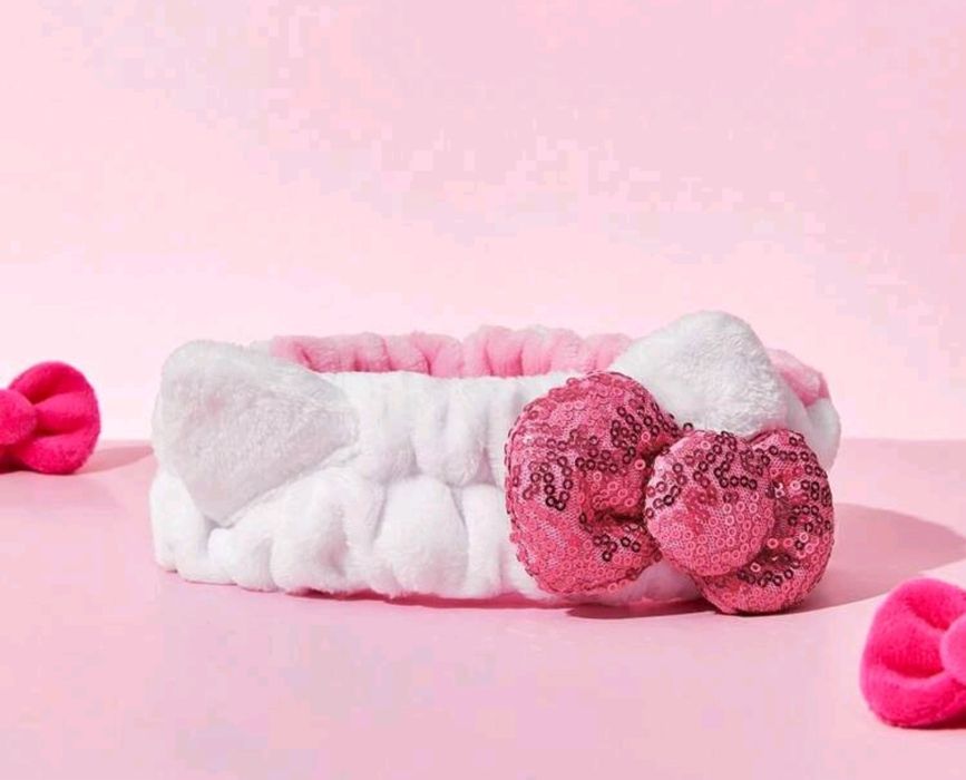 Bentita hello kitty cu etichetă bentita pt make uo