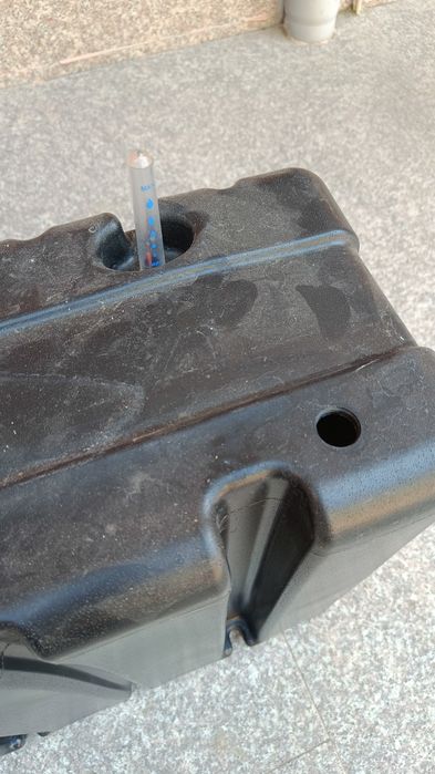 Резервоар за вода с диспансер за сапун