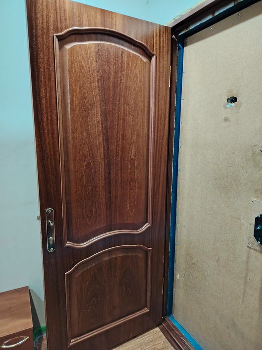 Продам дверь входную