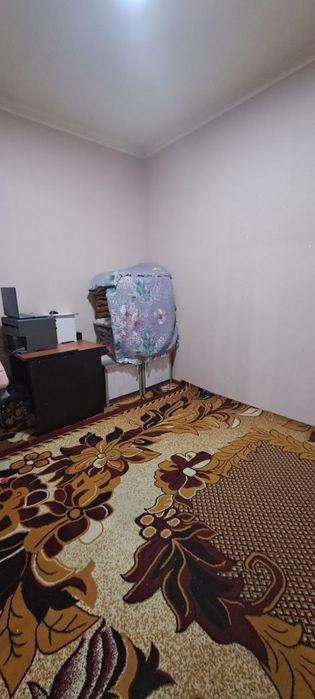 4 sotixli hovli sotiladi. Joylashgan joyi judayam qulay