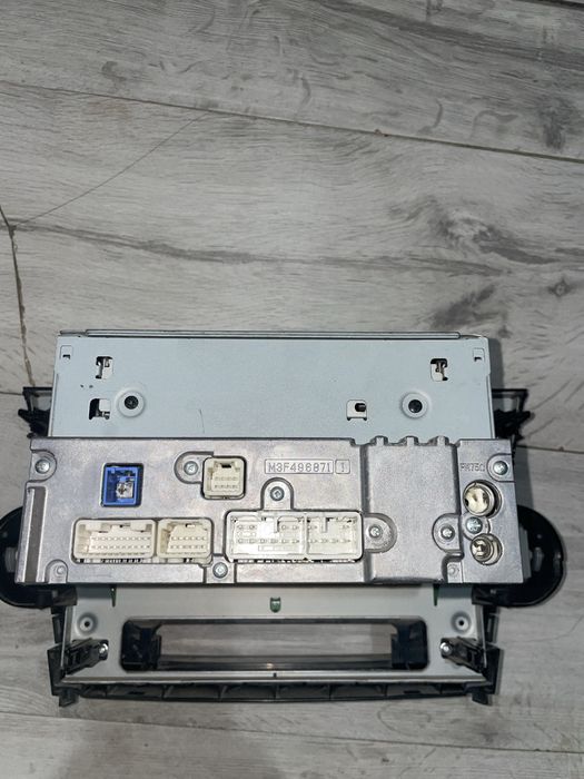 Магнитола на Хайландер