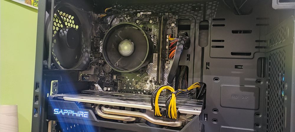 Настолен компютър