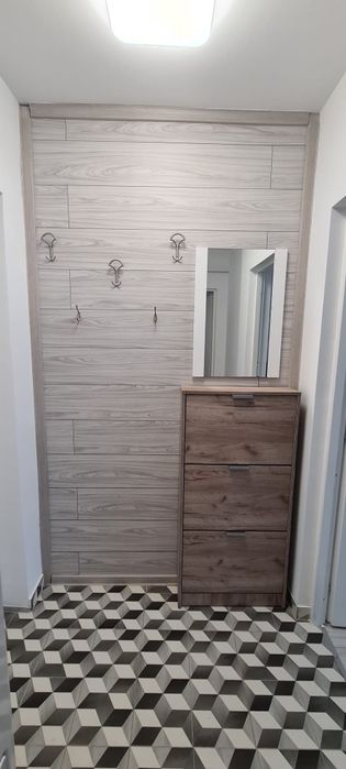 Închiriez apartament cu o camera ultracentral str. Regele Mihai(Bld București)