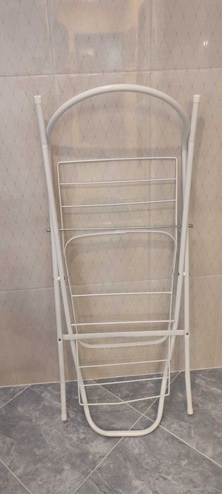 Бебешка вана със стойка и подложка за къпане.