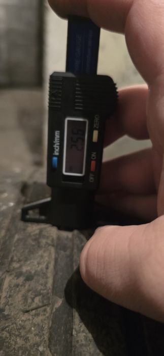 2бр автомобилни гуми 215/55/17