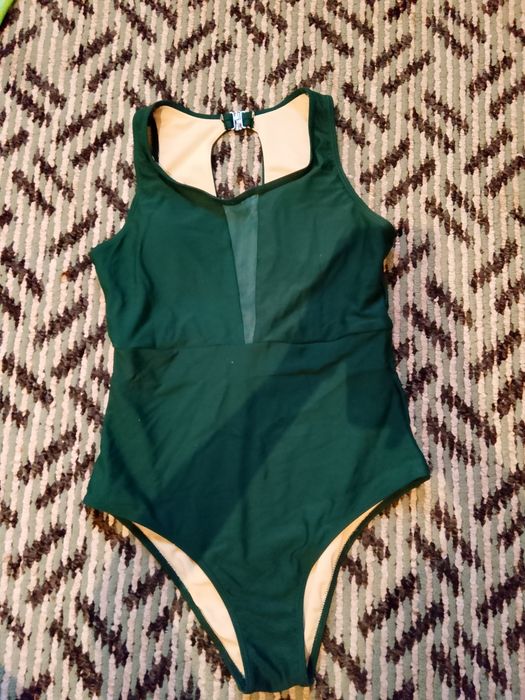 Открытый купальник