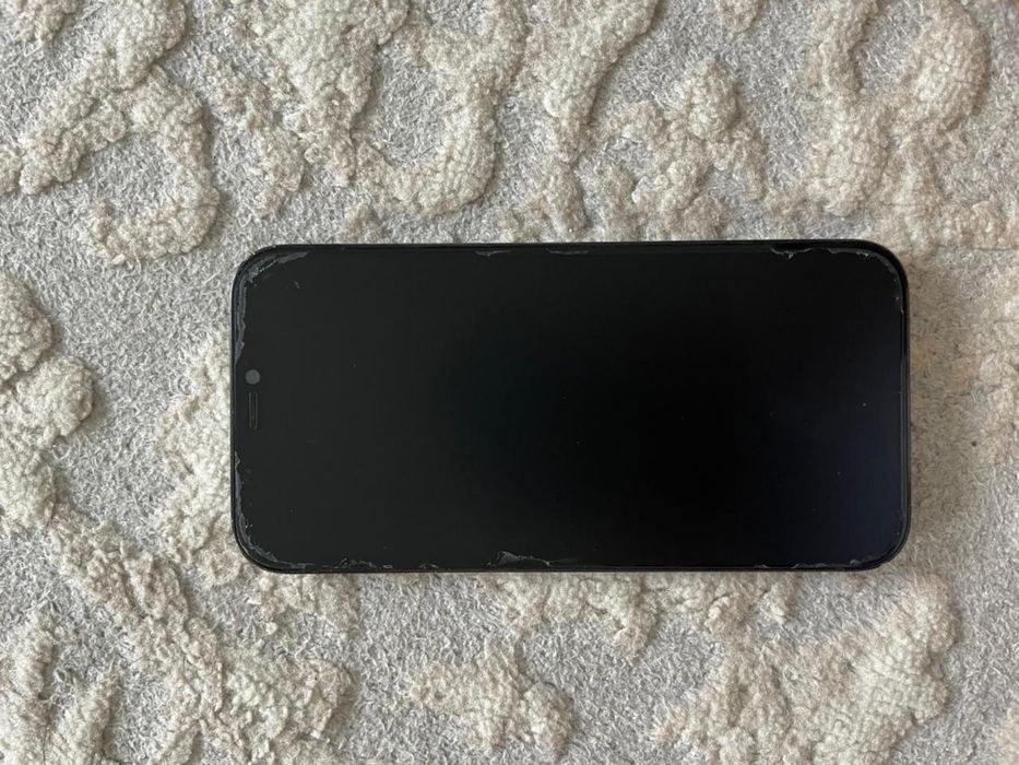 iPhone 12 про тёмно-синий