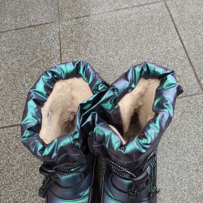 Продам детскую обувь