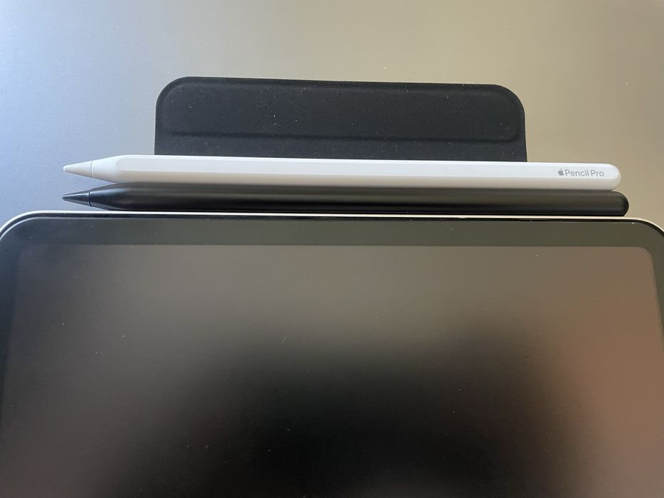 Черный Apple Pencil