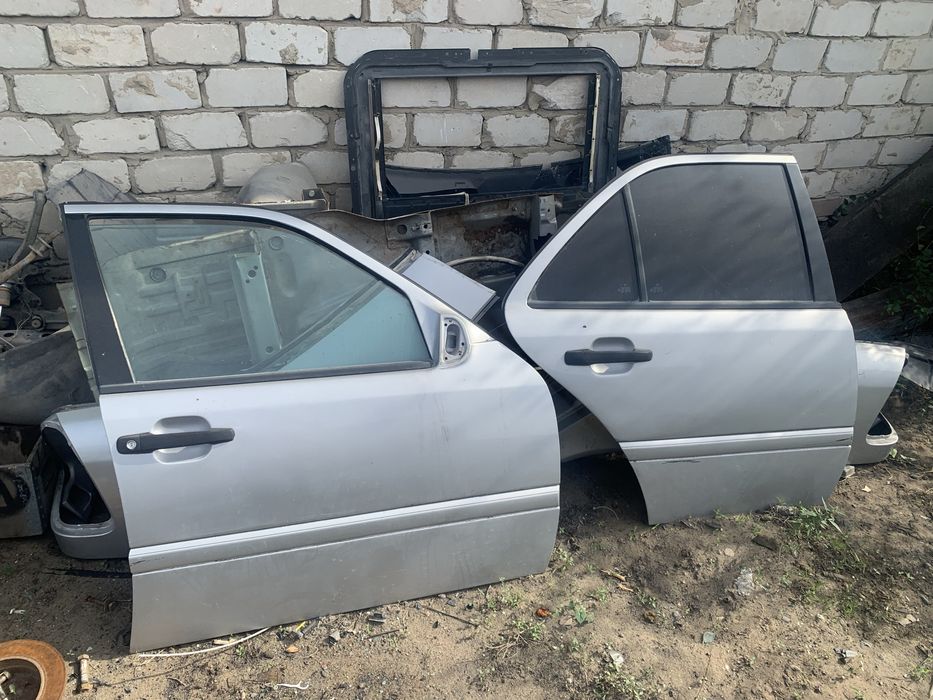 Запчасти на мерседес с280 w202