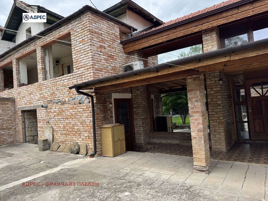 Къща в Враца- площ 240 цена 260000