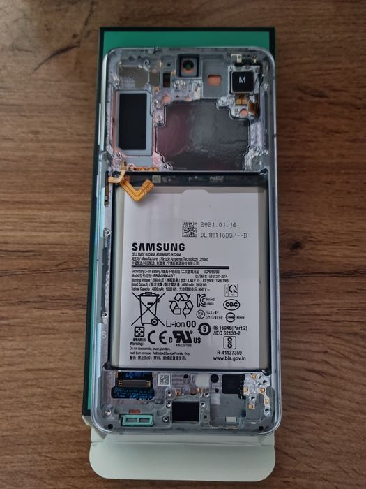 Сервисный дисплей с оригинальным аккумулятором для s21 plus