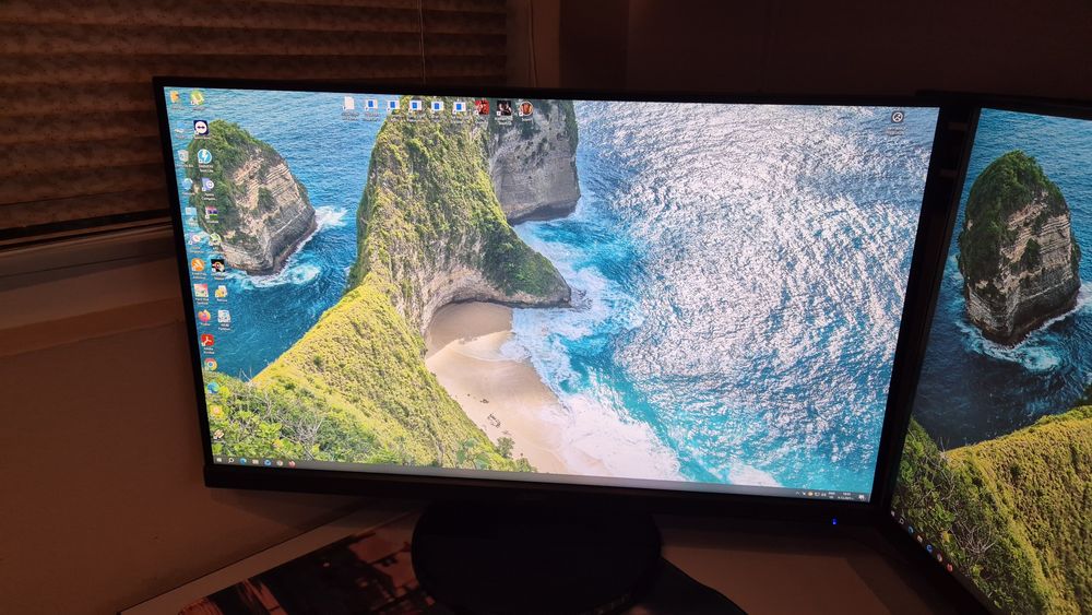 Продавам монитор ACER  K272HUL ,  27 инча ,QHD  2560x1440