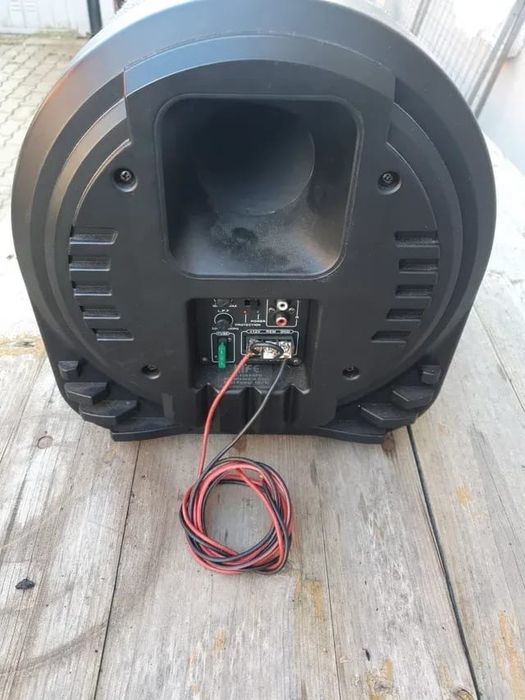Subwoofer  500W cu statie incorporata
