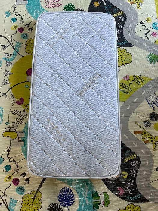 матрак Magniflex 120 x 60 / Бебешка дървена кошара на Arbor