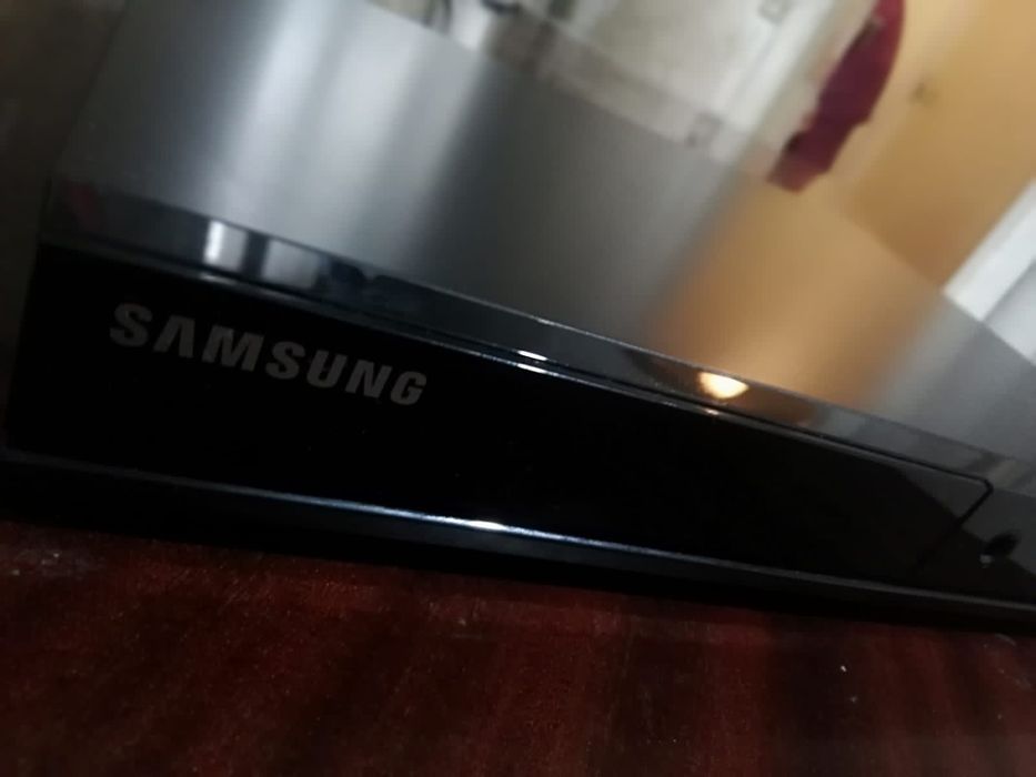 Продам новый DVD samsung