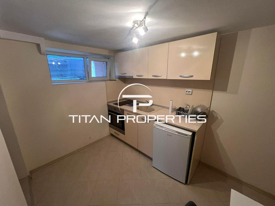 Дава се под наем Тристаен апартамент в Варна, Цветен квартал - 60 кв.м за 357 € - Снимка #2