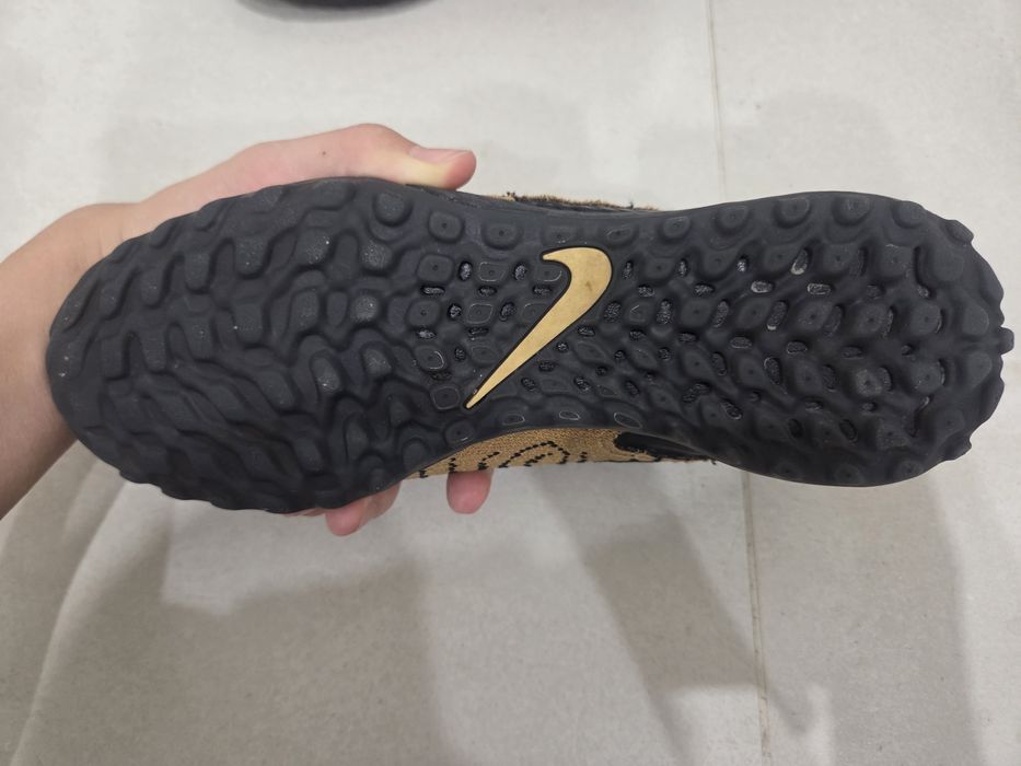 Футбольные сороконожки Nike Phantom