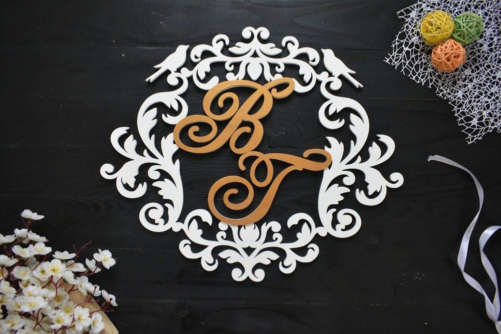 Свадебная монограмма, герб из дерева