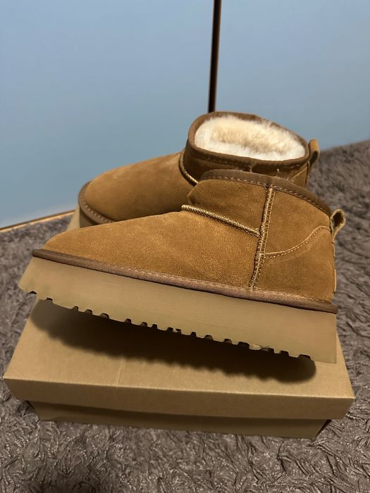 UGG mini classic