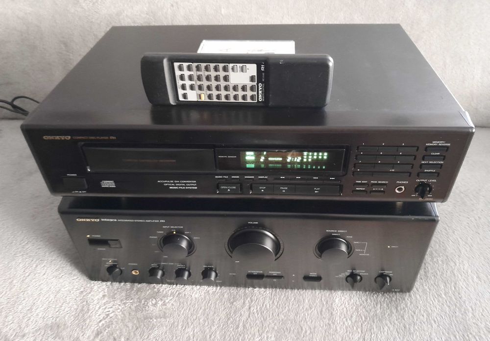 set ONKYO INTEGRA amplificator A-807 + cd-player DX-6930