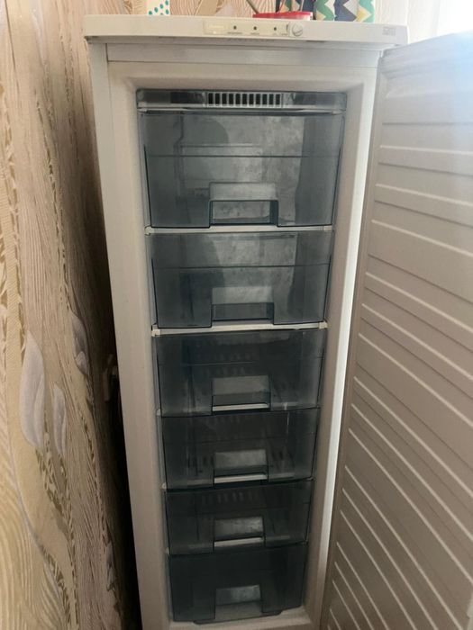 Продам морозильную камеру Бирюса