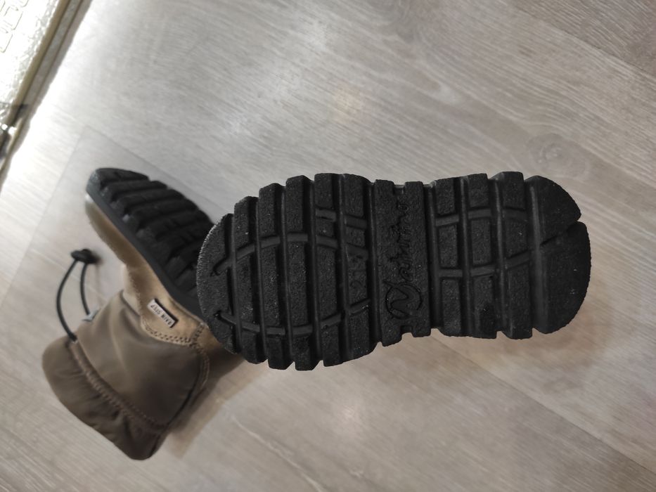 Продам детские сапожки