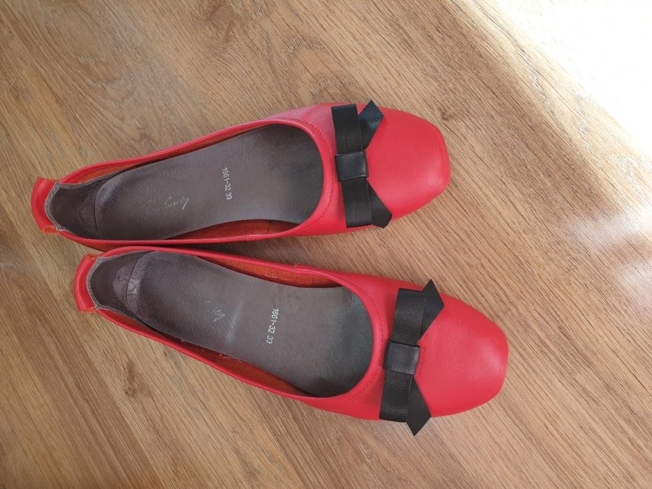Продам женские кожаные балетки