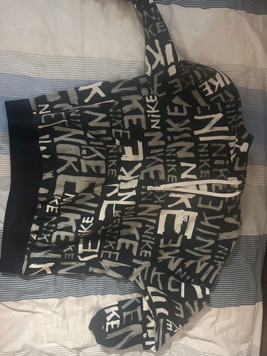 Суитшърт и блуза