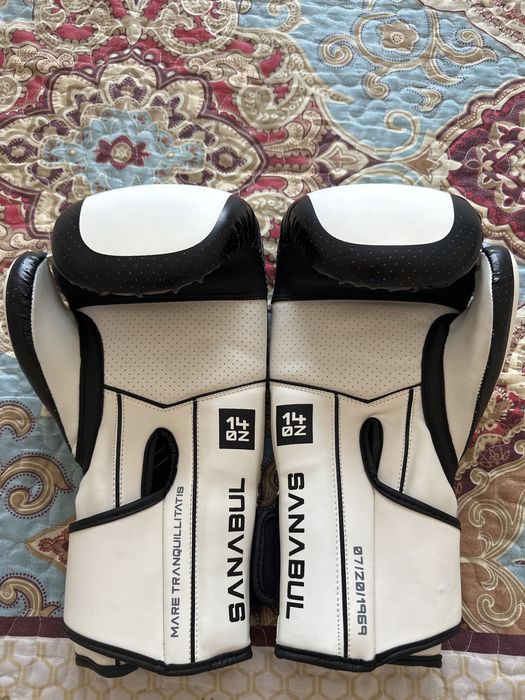 Боксёрские перчатки