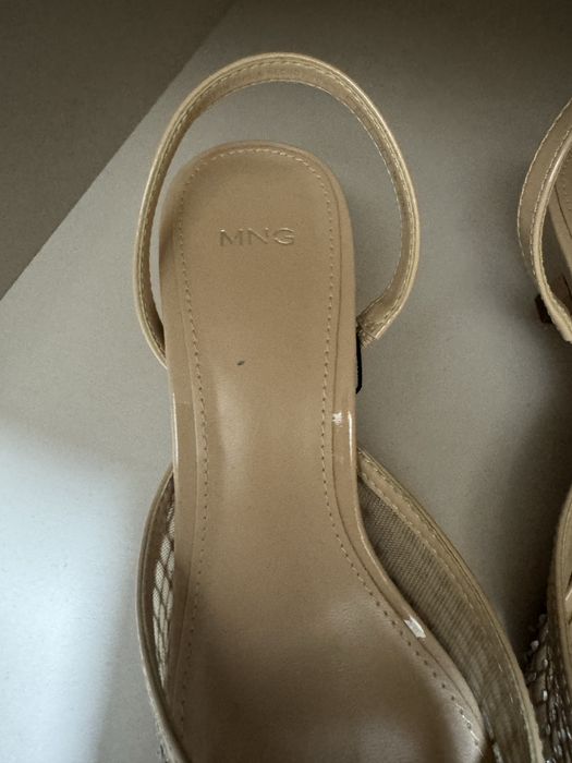 Туфли от бренда mango