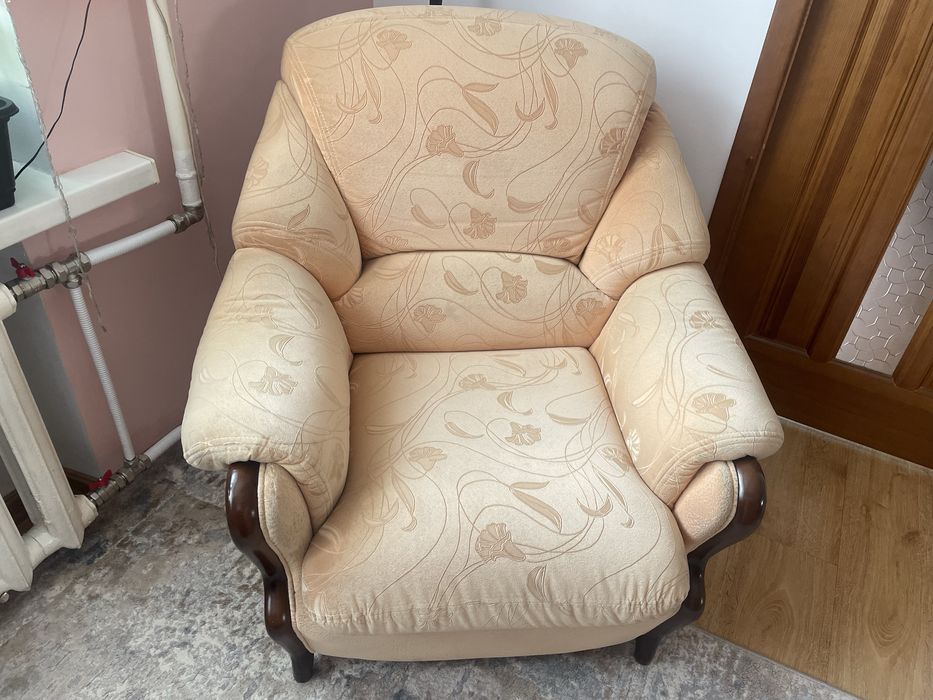 Диван и два кресла