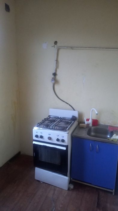 Ижорага берилади 
2 хона 1 кават 
Ор: 7  микр  
Нархи: 200 $  кв  
Тел