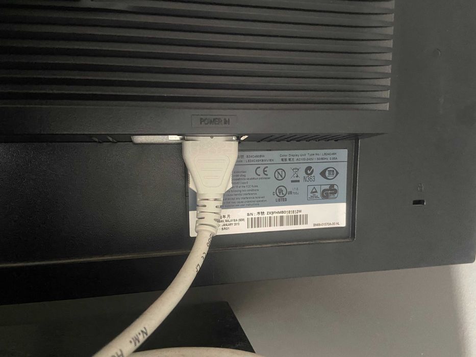 Samsung S24C450BW 24" монитор, много запазен