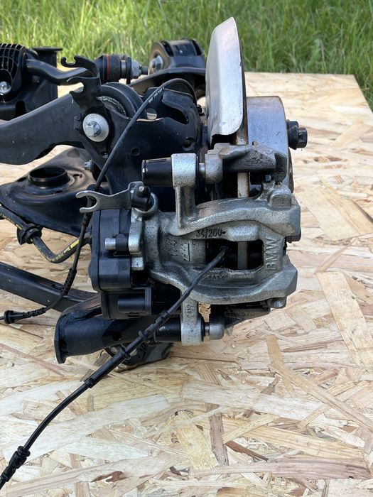 Punte Spate Completa BMW F45 F46 X1 F48 MINI F60 – Doar 4000 km, ca NOUA