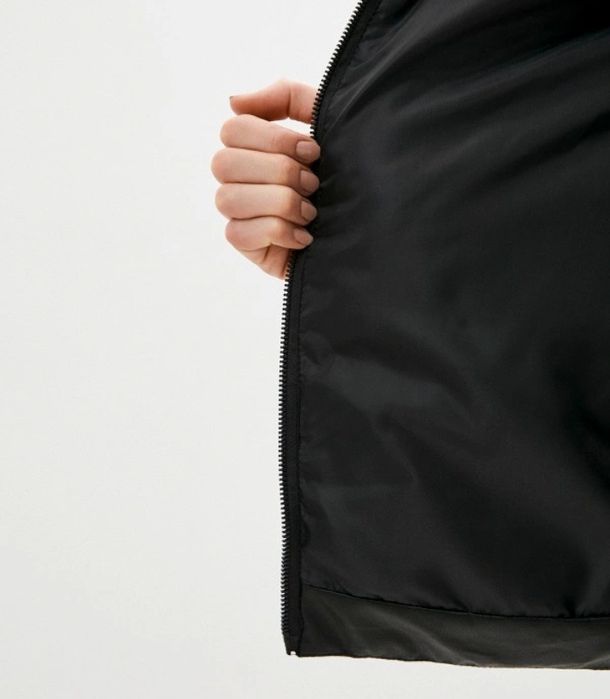 Стильная кожаная куртка