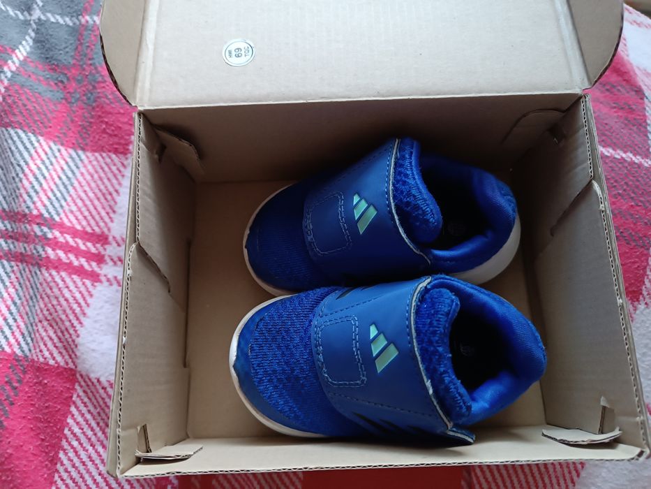 Маратонки Адидас 19 номер