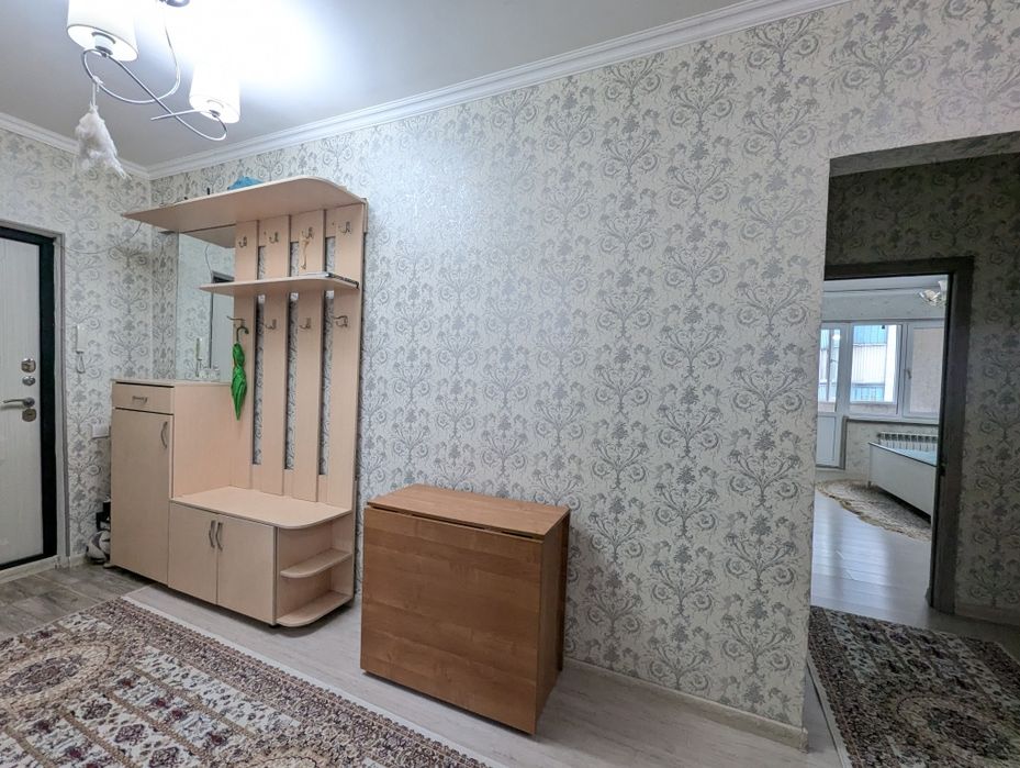 Шкаф для прихожей с тумбой