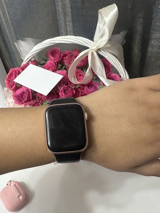 Продам Apple watch SE 44 mm