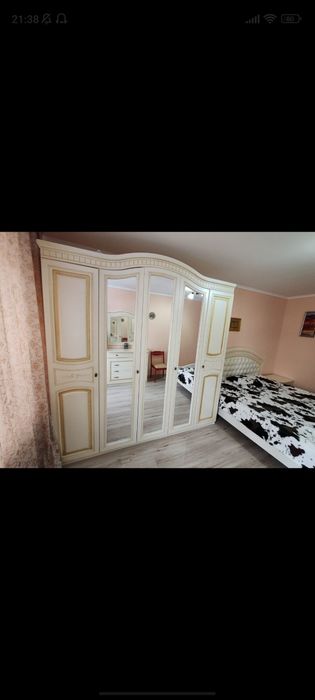 Продам спальный гарнитур