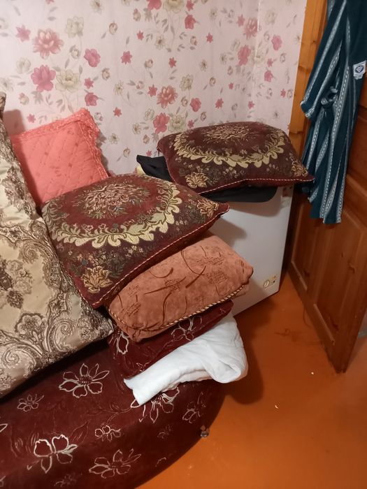 Продам постельное принадлежности, подушки