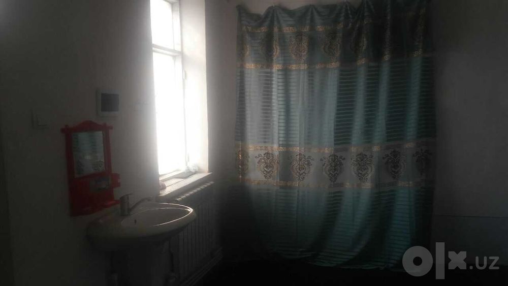 Pitnak shahrida 23 sotix hovli joy sotiladi – 270 m² bino